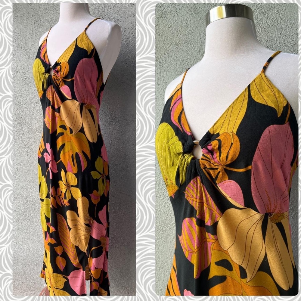 Floral Midi Dress in Black and Pink - Picture 3 of 8